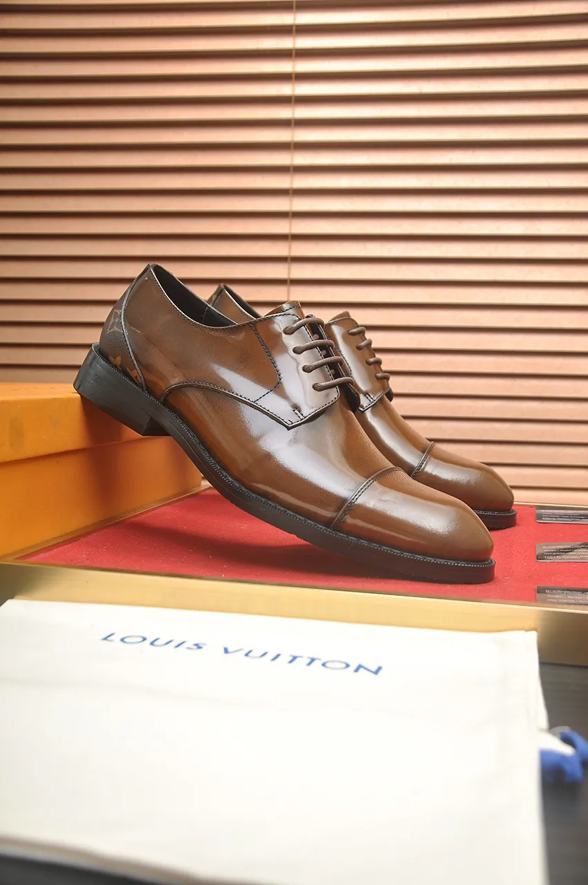 Men's men's shoes 💰500💶 [LV] (original single cowhide lining) 🍀LV's latest genuine leather business suit shoes are launched simultaneously on the official website. The first-layer cowhide imported from Italy is made of heavy gold, 💥official website 1:1 rubber outsole. Versatile to wear, high-end without losing class, and the color combination is extraordinary. This four-season style is alluring when worn on your feet, showing off your big-name flair. Standard code 38-45 (45 customized)